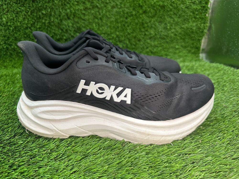 Hoka One One Clifton 11 1177538-BWHT Athletic Sneaker Mens 10 Black Mesh Running